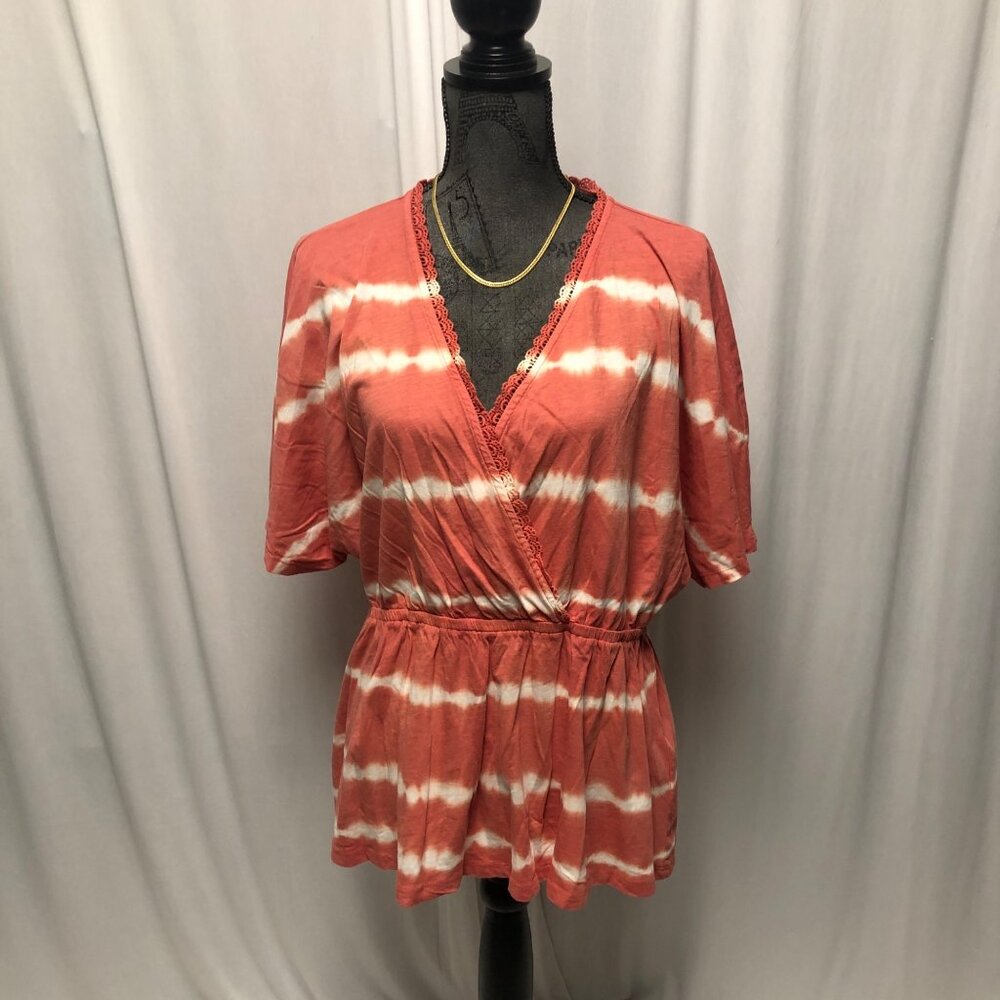 Maurices Top Womens Size Large Tie Dye V Neck Cotton Coral White Faux Wrap Shirt